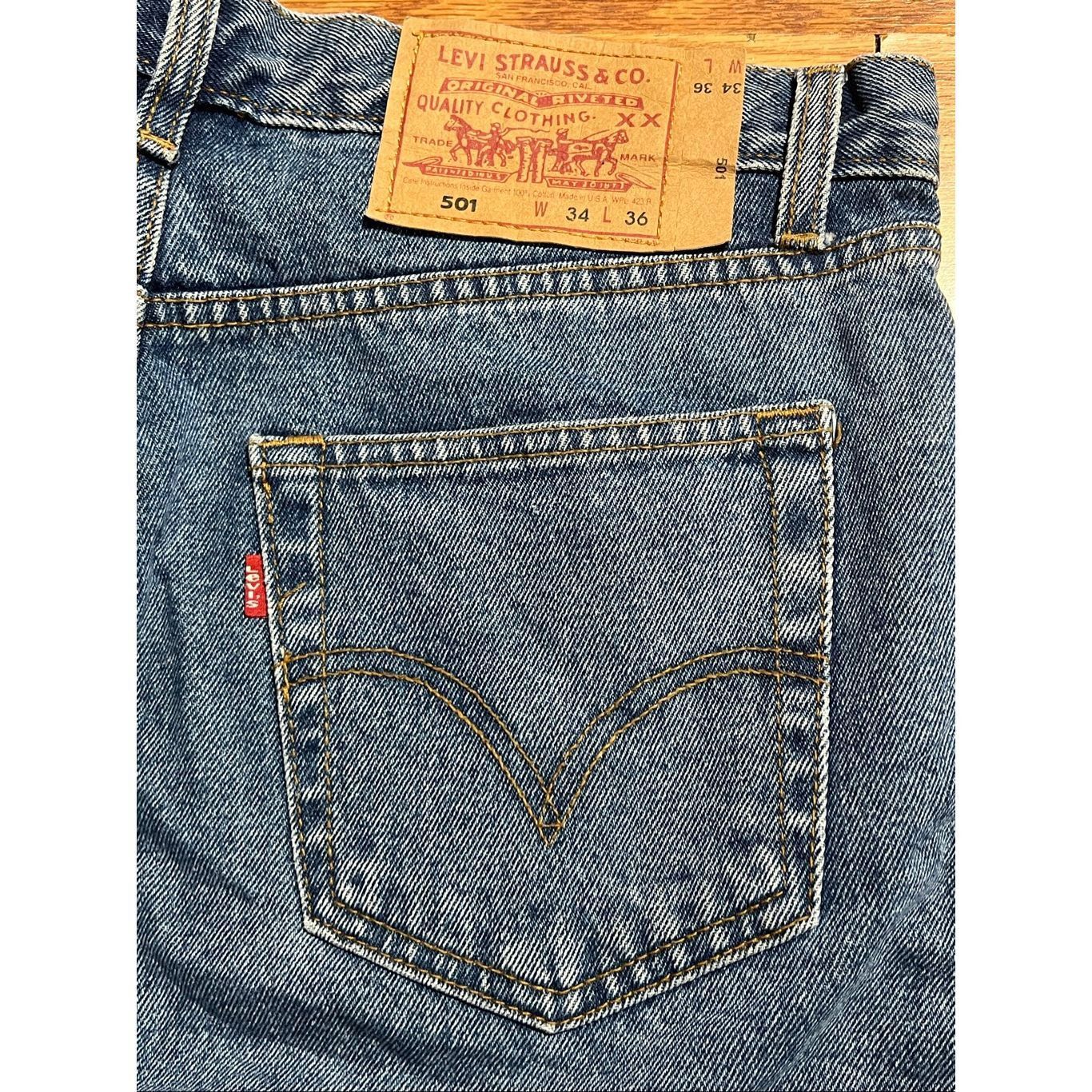 Levi's Vintage Levi’s Men’s 501 Button Fly USA Made Jeans 34x36 Size US 34 / EU 50 - 4 Thumbnail