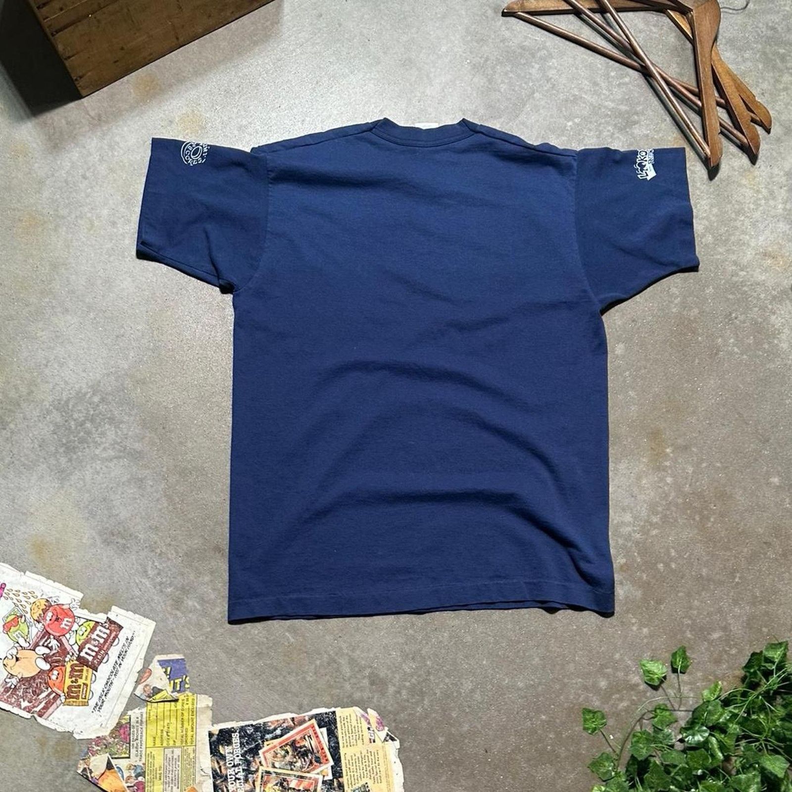 Fruit Of The Loom Vintage 90s Single Stitch The Smugglers Rap Tee Shirt Size US L / EU 52-54 / 3 - 3 Thumbnail
