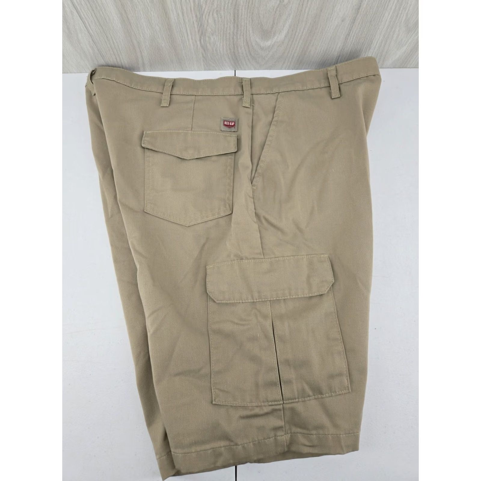 Red Kap Red Kap Cargo Shorts Men’s 40 Khaki Tan Vintage? No, Regular 40 Khaki Cargo Shorts Men’s Size US 40 / EU 56 - 4 Thumbnail