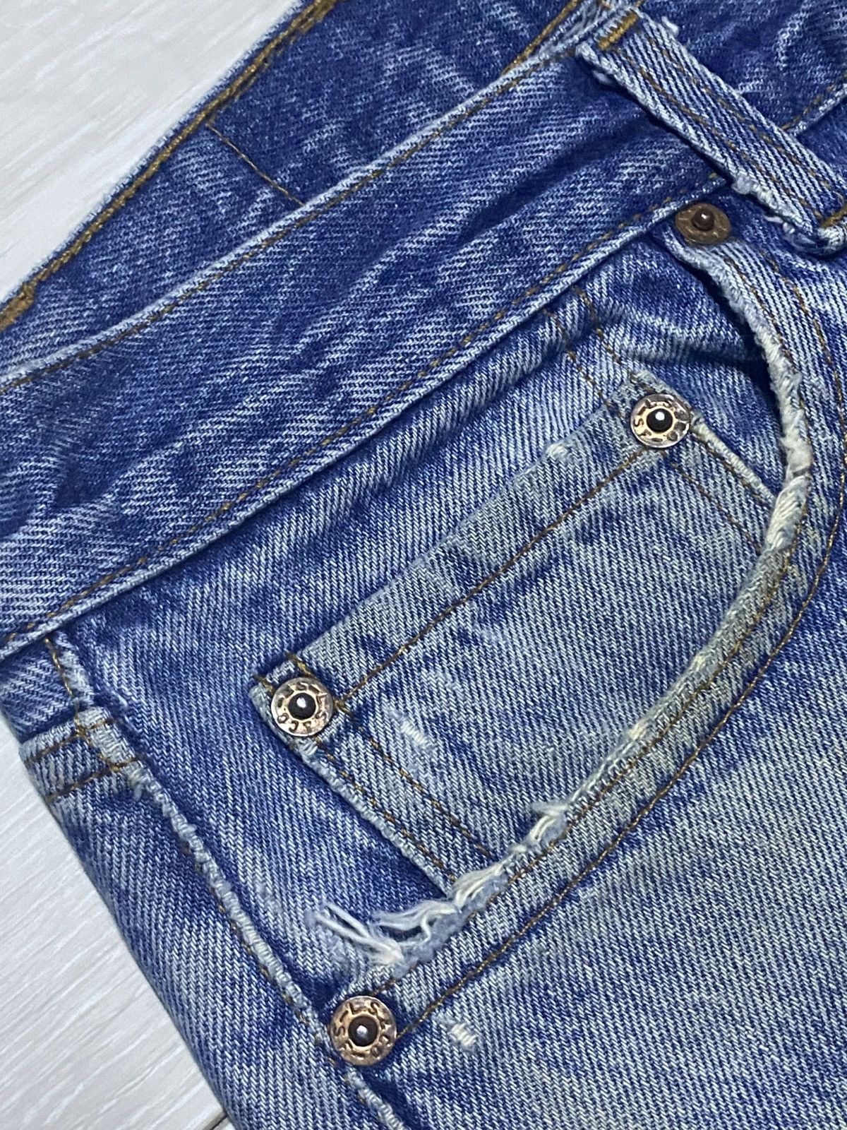 Levi's Vintage Levis 501 90s ButtonFly 522 Distressed Jeans Size US 32 / EU 48 - 9 Thumbnail