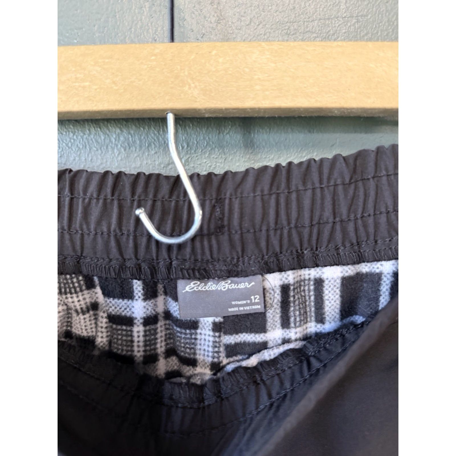 Eddie Bauer Eddie Bauer Womens Black Outdoor Hiking Cargo Jogger Pants Lined Size 12 Size 34" / US 12 / IT 48 - 3 Thumbnail