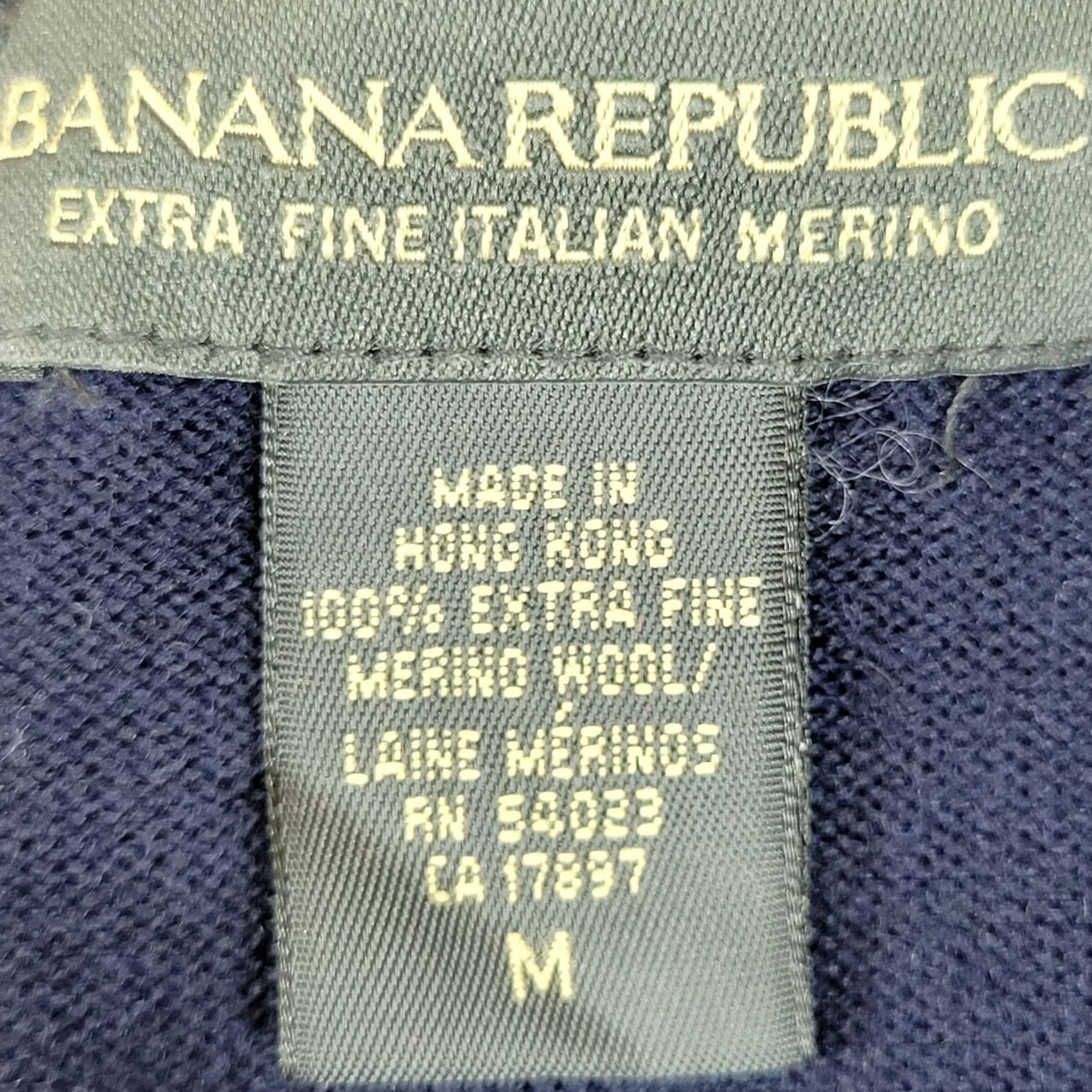 Banana Republic VINTAGE Banana Republic Mens Pullover Sweater Merino Wool V-Neck Size M BLACK Size US M / EU 48-50 / 2 - 6 Thumbnail