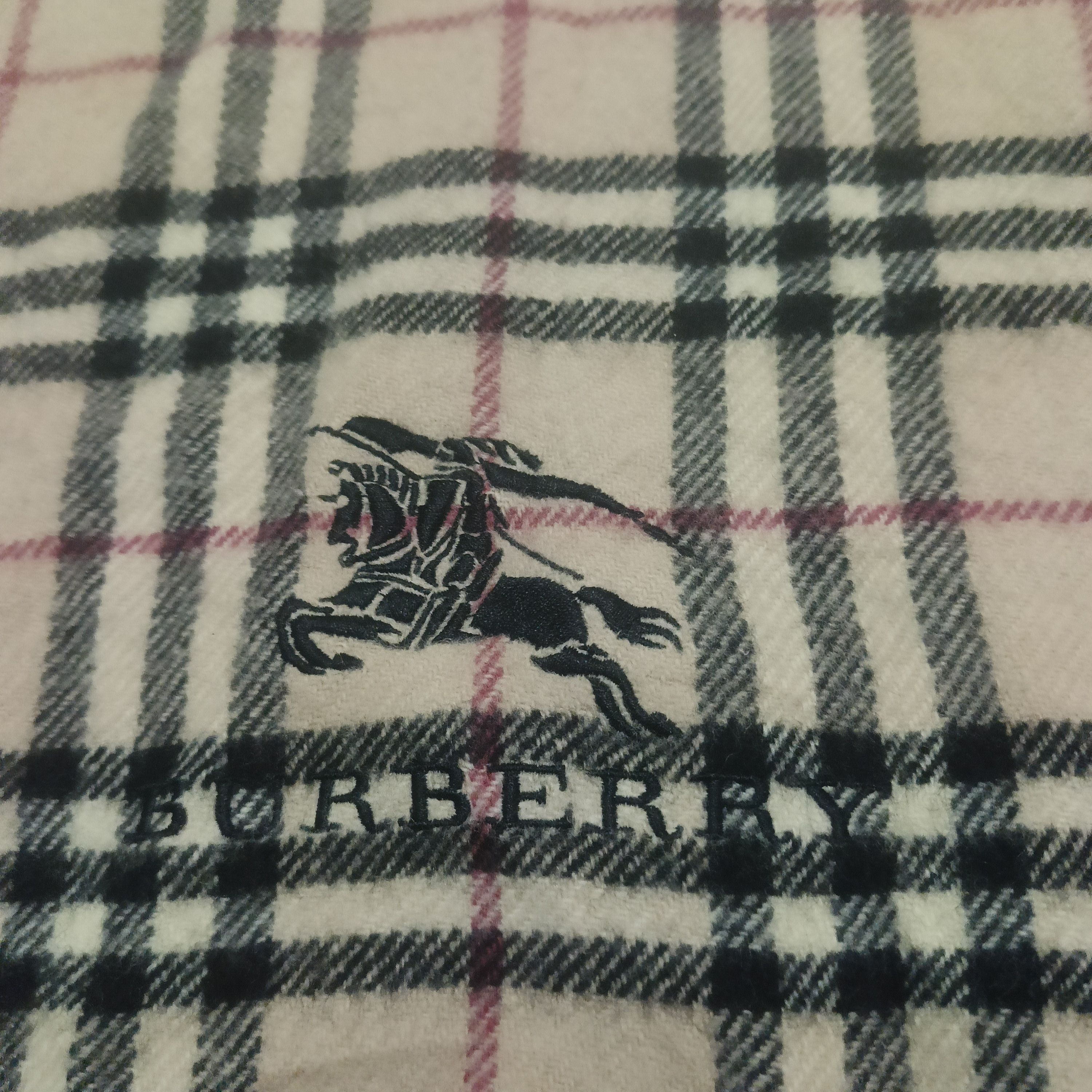 Burberry Burberry Nova Check Cashmere Big Table Desk Size ONE SIZE - 3 Thumbnail