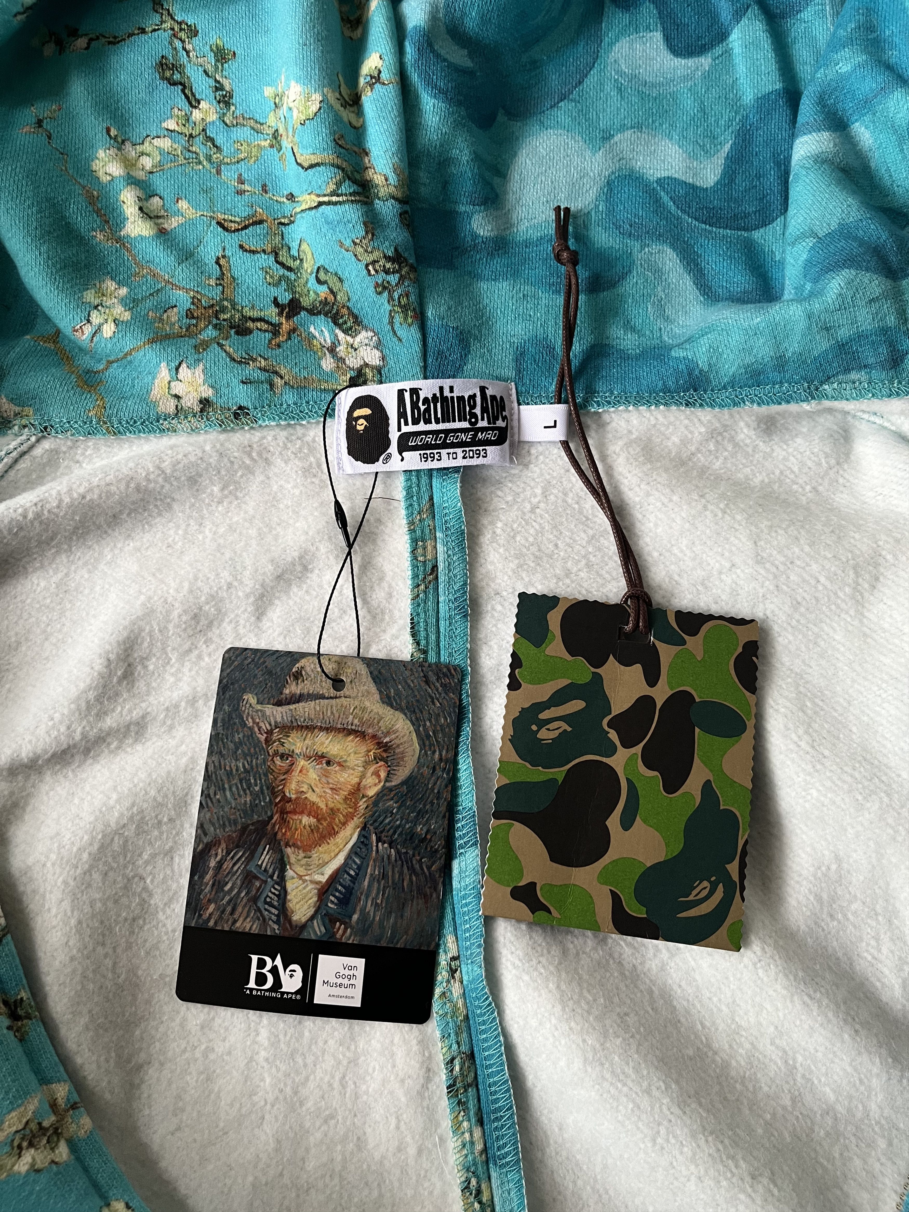 Bape BAPE VAN GOGH MUSEUM SHARK FULL ZIP HOODIE SAX Size US L / EU 52-54 / 3 - 16 Thumbnail