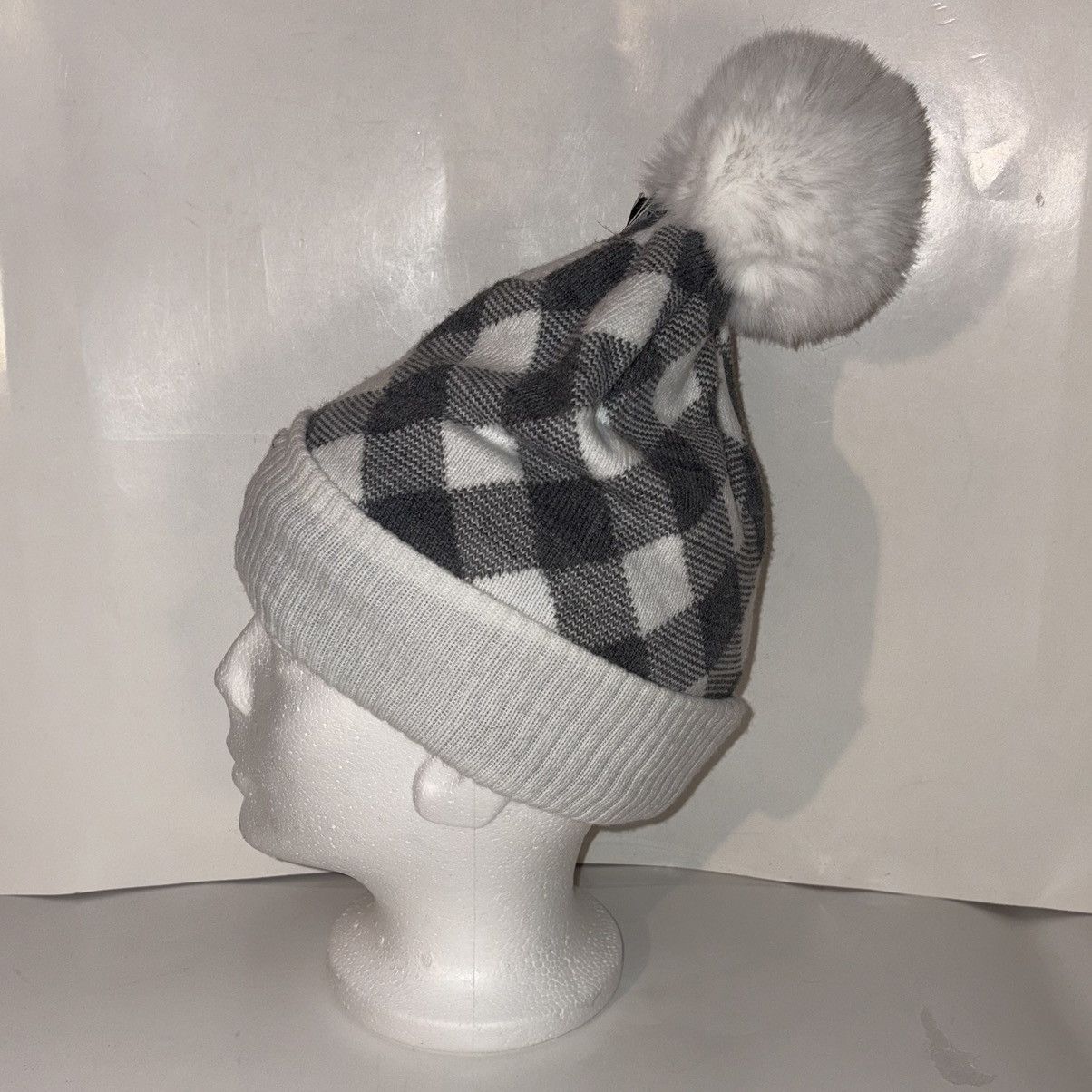Mad Engine The Grinch Dr. Seuss MAD Engine Winter Toque Pom Beanie Hat Size ONE SIZE - 5 Thumbnail