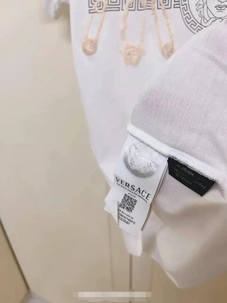 Versace Versace Embroidered Medusa T-shirt Size L / US 10 / IT 46 - 5 Thumbnail