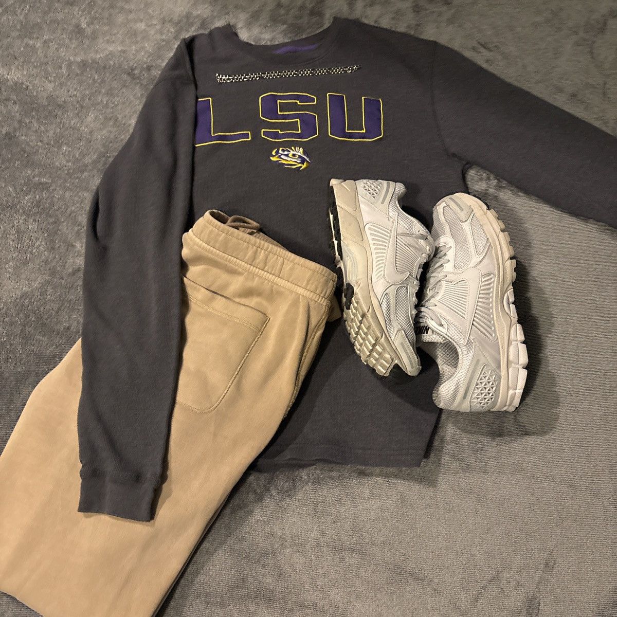 Vintage LSU Men’s Medium crewneck Size US M / EU 48-50 / 2 - 2 Thumbnail