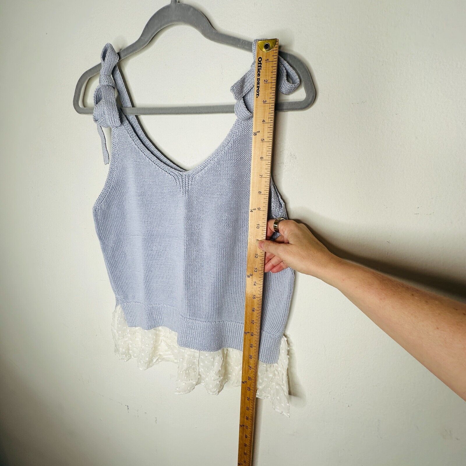 Club Monaco Club Monaco Purple White Knit VNeck Tank Dot Ruffle Hem Size M / US 6-8 / IT 42-44 - 4 Thumbnail