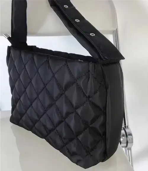 Japanese Brand Fashion y2k unisex diamond quilted shoulder messenger bag Size ONE SIZE - 3 Thumbnail