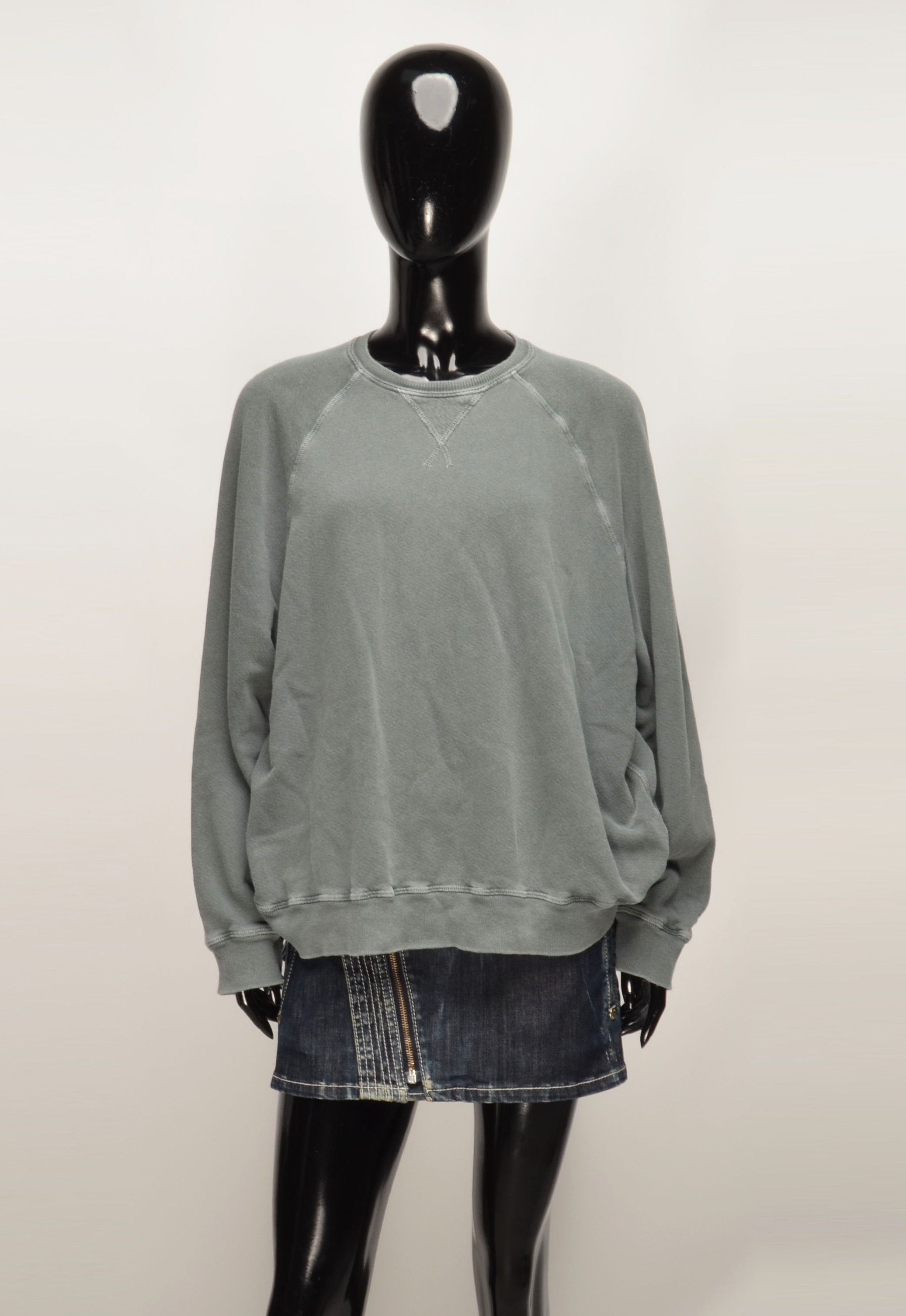 THE GREAT The Great Stonewashed Oversized Crew Neck Sweatshirt Size XS / US 0-2 / IT 36-38 - 1 Thumbnail
