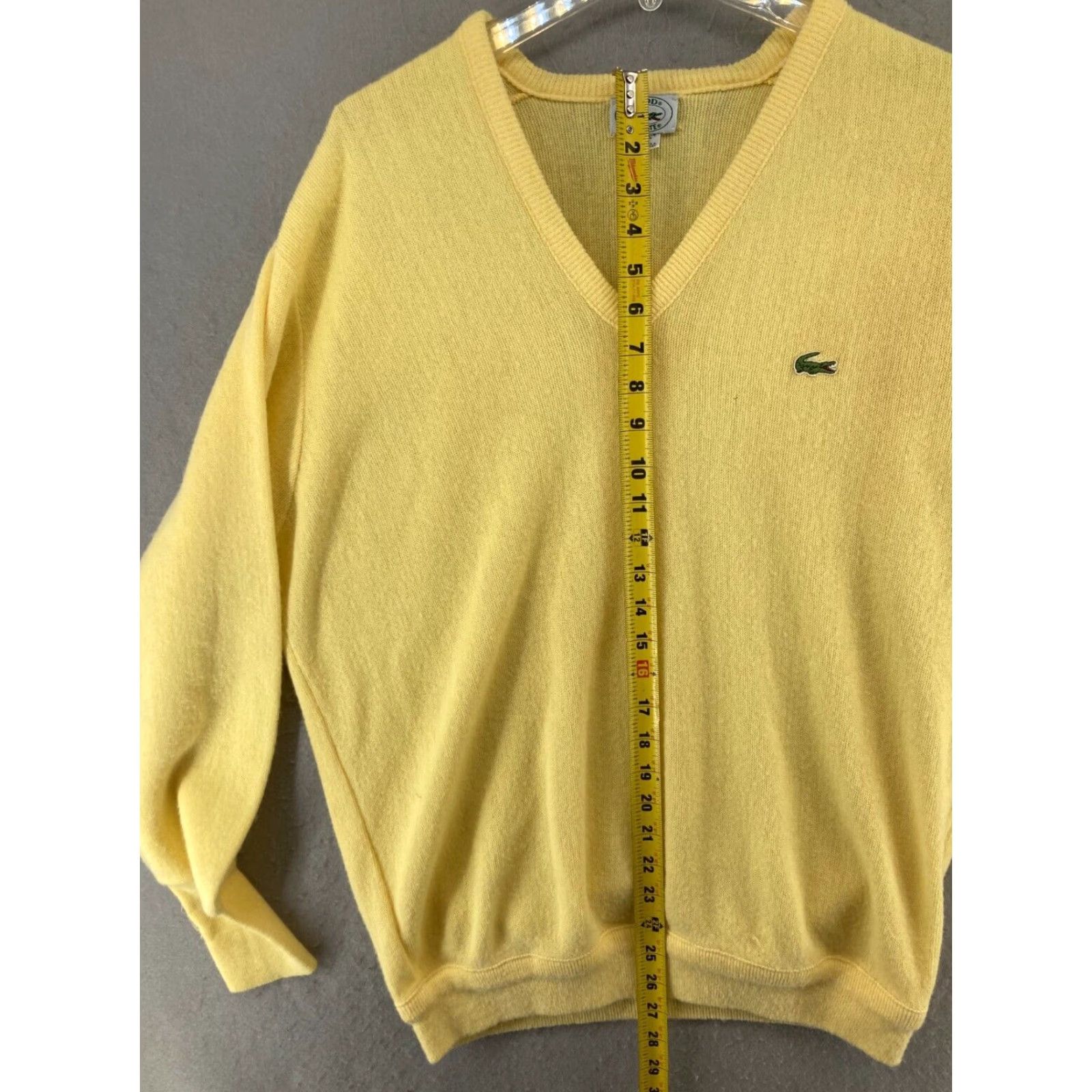 Izod VINTAGE Izod Lacoste Mens Sweater Pullover Large Yellow Logo Embroidered 80s 90s SKU: L Mens Knit V-Neck Size US L / EU 52-54 / 3 - 3 Thumbnail