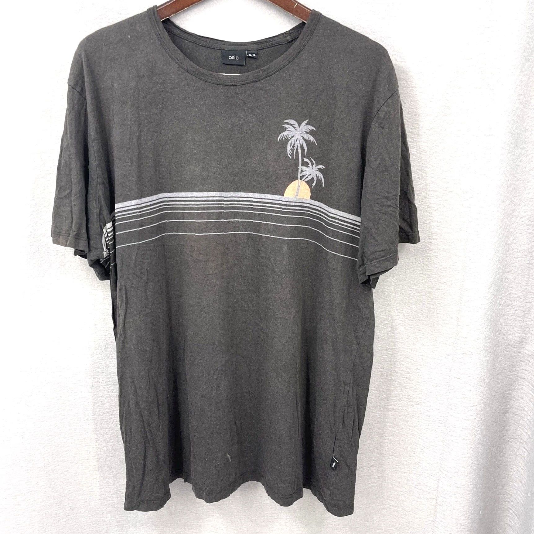 Onia VINTAGE Onia Men's T-Shirt XL Black Beach Sunset Sun Palm Tree Crew Neck Cotton Short Sleeve Size US XL / EU 56 / 4 - 2 Thumbnail