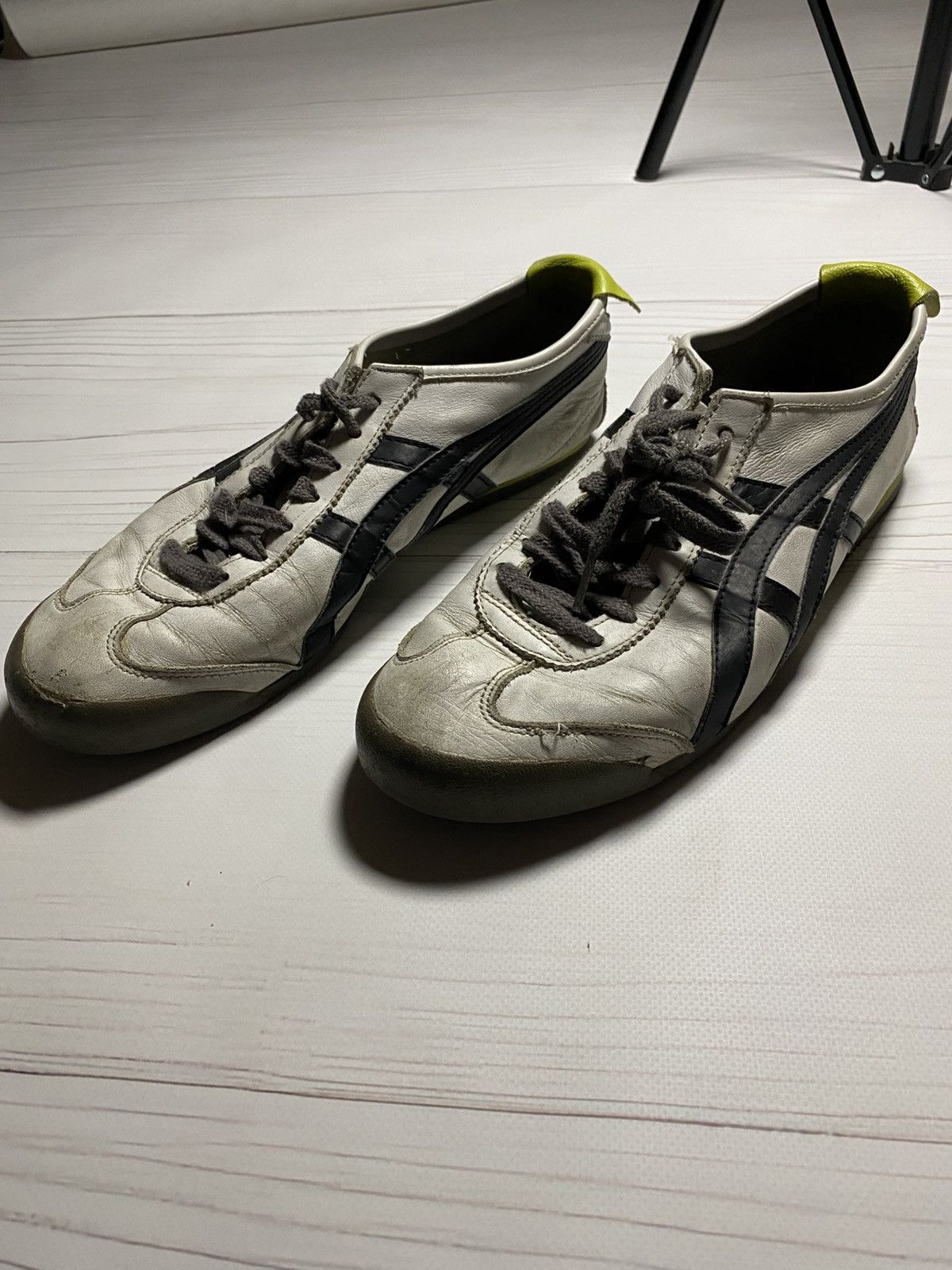 Japanese Brand × Onitsuka Tiger × Vintage Vintage Onitsuka Tiger leather upper worn y2k sneakers Size US 9.5 / EU 42-43 - 6 Thumbnail