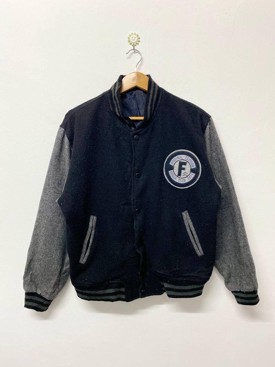Japanese Brand vintage urban club wool varsity jacket very nice design Size US L / EU 52-54 / 3 - 1 Thumbnail