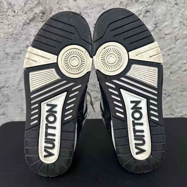 Louis Vuitton Louis Vuitton Black and White Sneakers Size 37.5-2507 Size US 7 / IT 37 - 7 Thumbnail