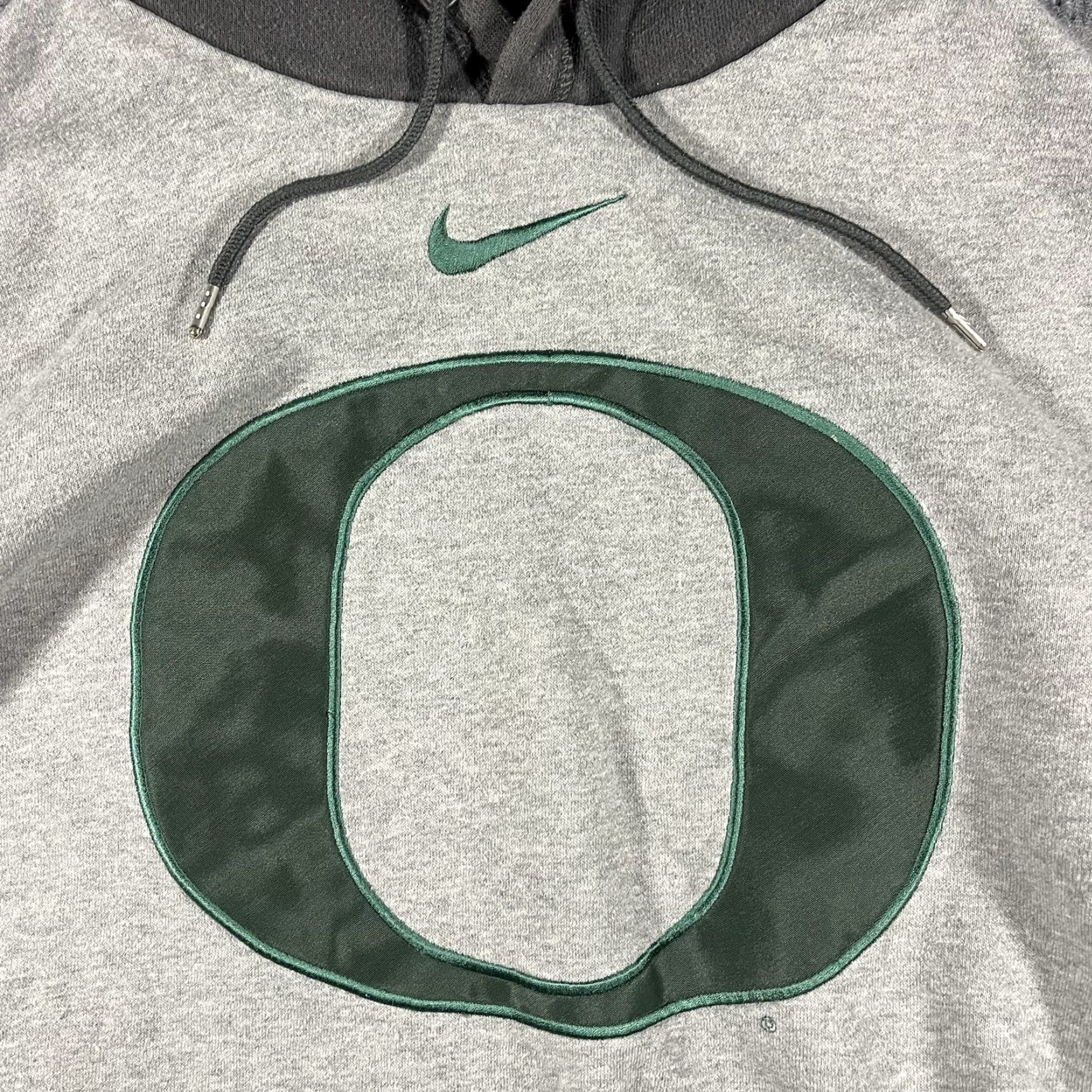 Nike VINTAGE Nike Oregon Ducks Hoodie Medium Grey Green Center Swoosh Logo College Sports Mens Size US M / EU 48-50 / 2 - 2 Thumbnail