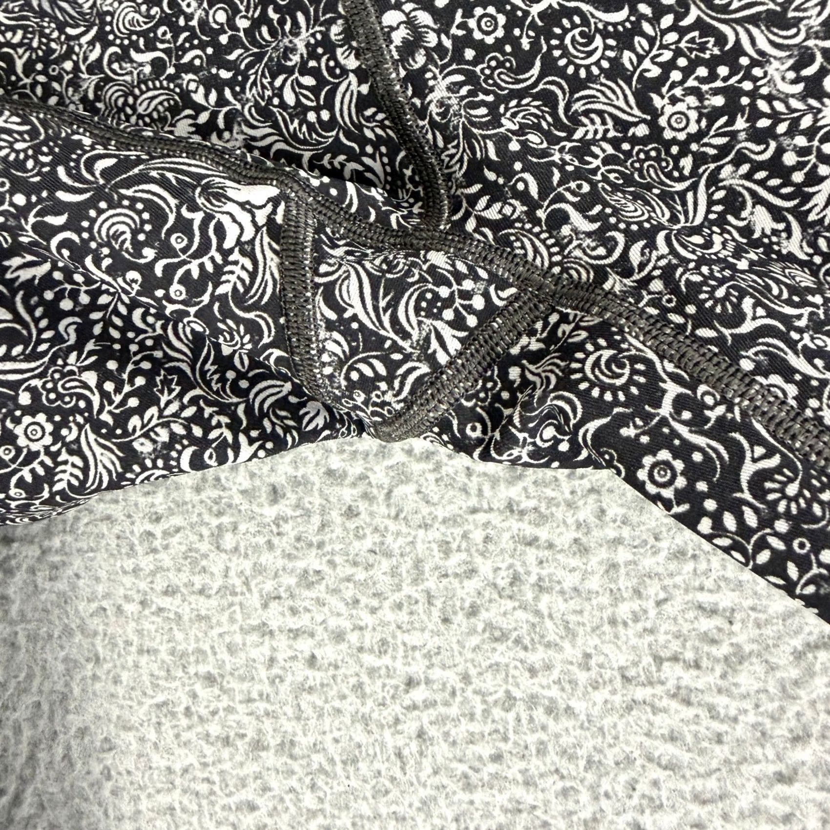 Lululemon Lululemon Wunder Under Leggings Women 4 Gray Purple Floral Lace High Rise Yoga Skinny Ankle Pattern Floral Athleisure 4 Women Size 40" / US 18 - 3 Thumbnail
