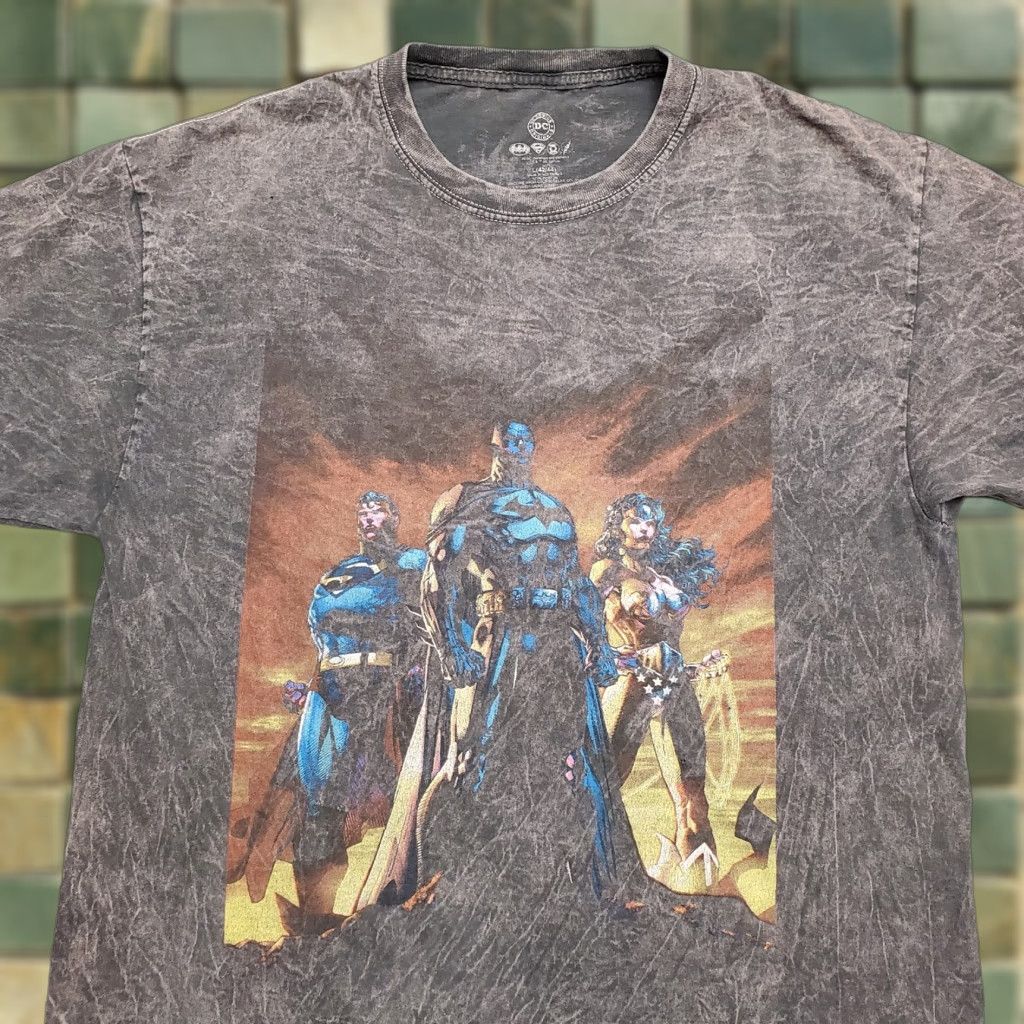 DC Comics DC Comics Shirt Mens Large Gray Justice League Batman Superman Wonder Woman Shirt Mens L Gray Justice League Batman Superman Wonder Woman Size US L / EU 52-54 / 3 - 1 Thumbnail