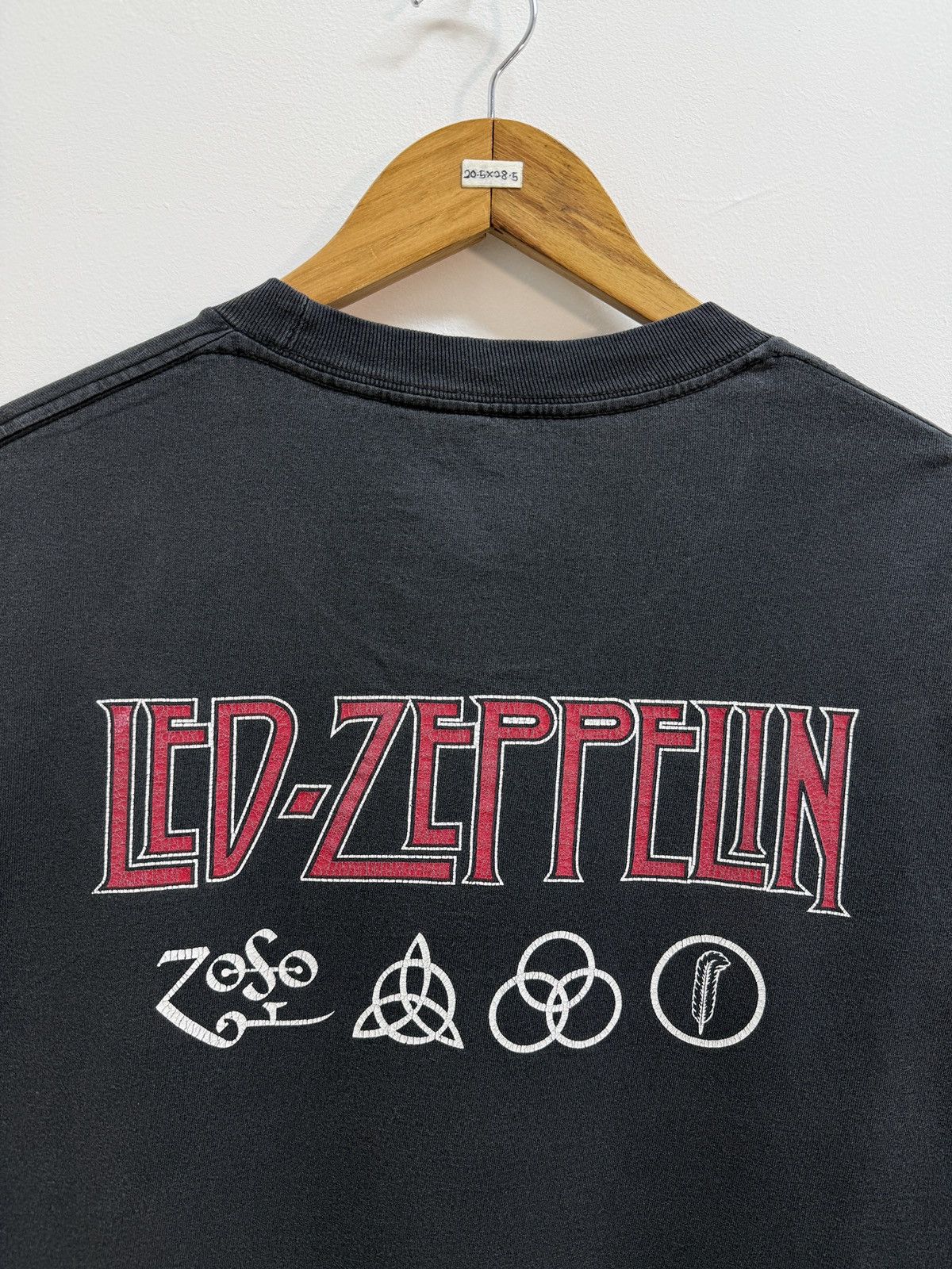 Led Zeppelin Vintage 2003 Led Zeppelin Houses of the Holy tshirt Size US XL / EU 56 / 4 - 4 Thumbnail