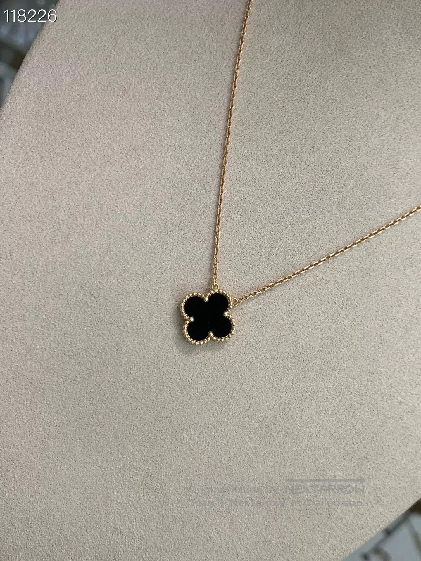 Van Cleef & Arpels VCA 100105C01 Medium Black Flower Necklace. Size ONE SIZE - 2 Thumbnail