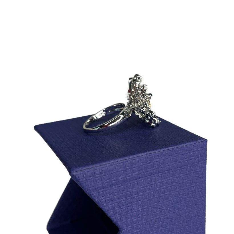 Swarovski Swarovski Eternal Flower ring Flower Eur 58 / USA 8 Size ONE SIZE - 3 Thumbnail