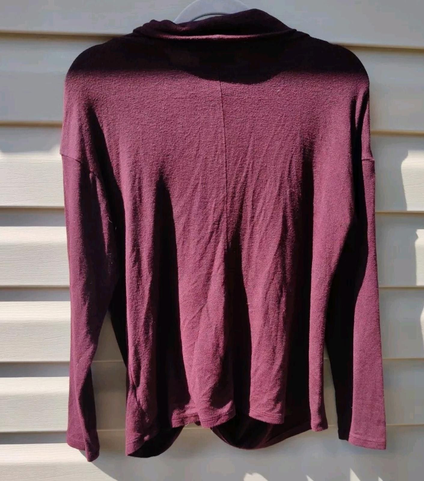 Jennifer Lopez Jennifer Lopez Twist-Front Turtleneck Top Womens Large L Blo Size L / US 10 / IT 46 - 4 Thumbnail