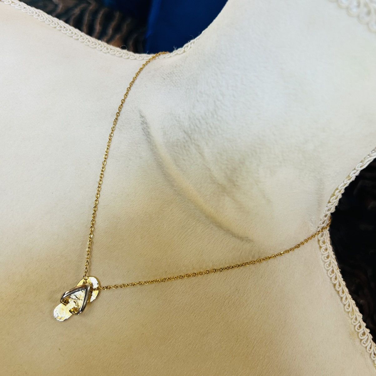 Jewelry Lia Sophia flip flop pendant on chain necklace Size ONE SIZE - 2 Thumbnail