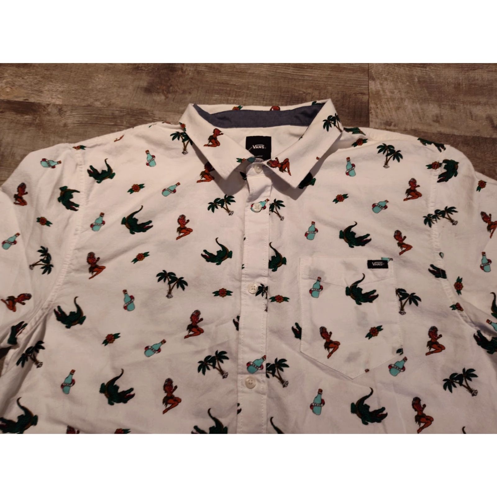 Vans VINTAGE Vans Beach Button-Down Shirt Adult XL White Short Sleeve Men’s Button-Up Shirt Beach 90s style Mens Size US XL / EU 56 / 4 - 4 Thumbnail