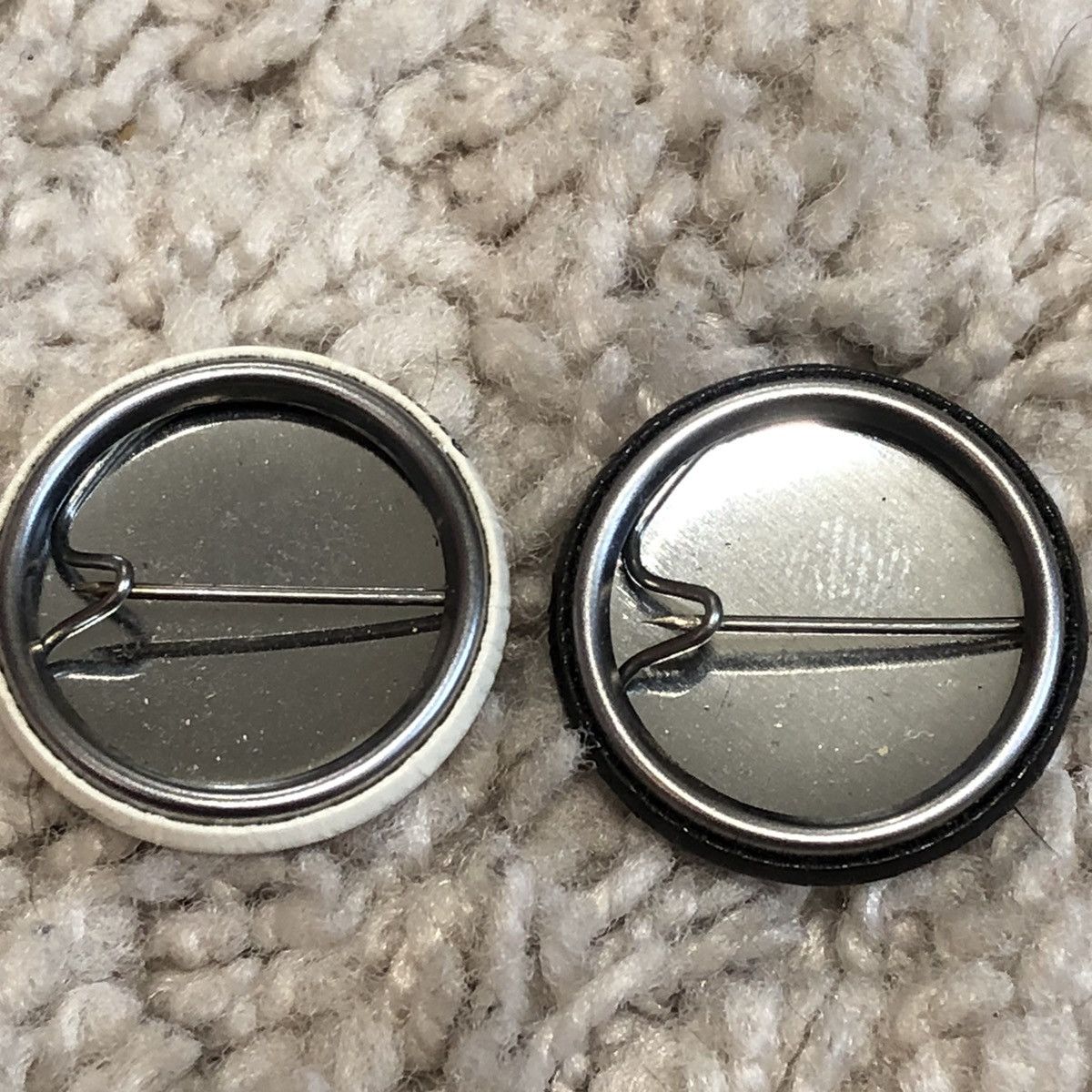 Supreme Supreme Gross Pin Set FW18 Size ONE SIZE - 3 Thumbnail