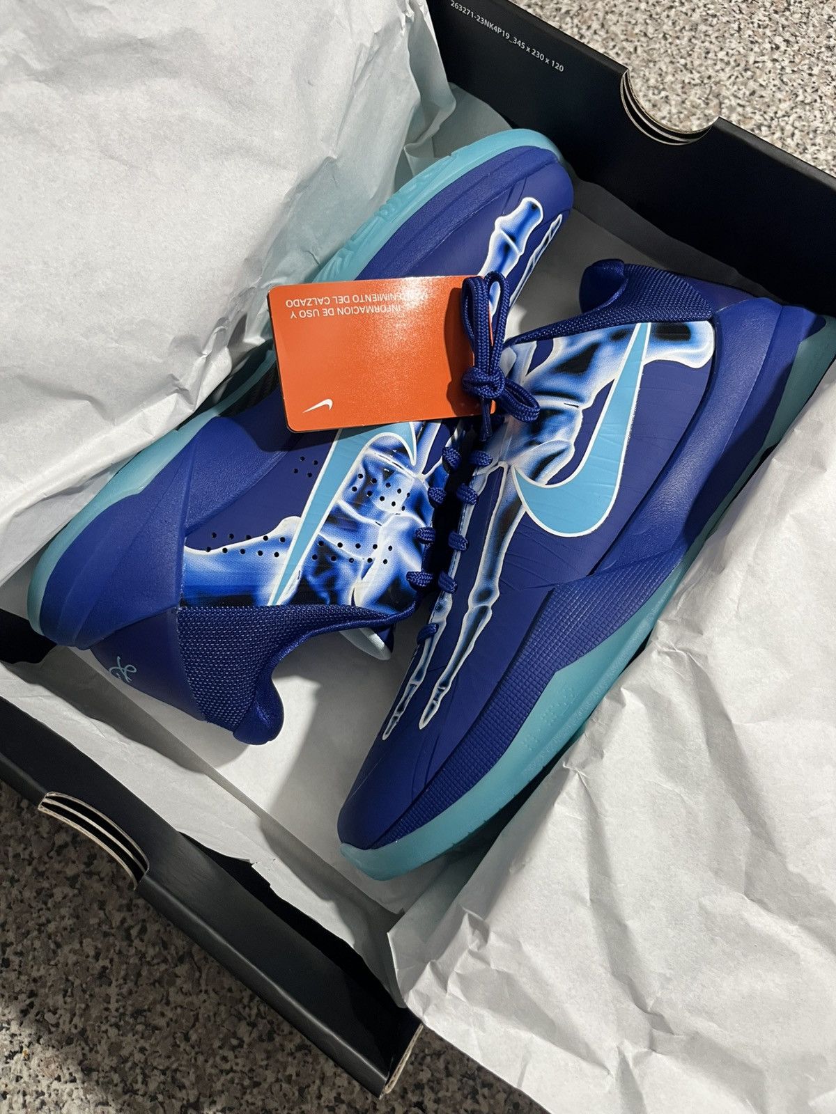 Nike Kobe V protro X-Ray Size US 10 / EU 43 - 4 Thumbnail