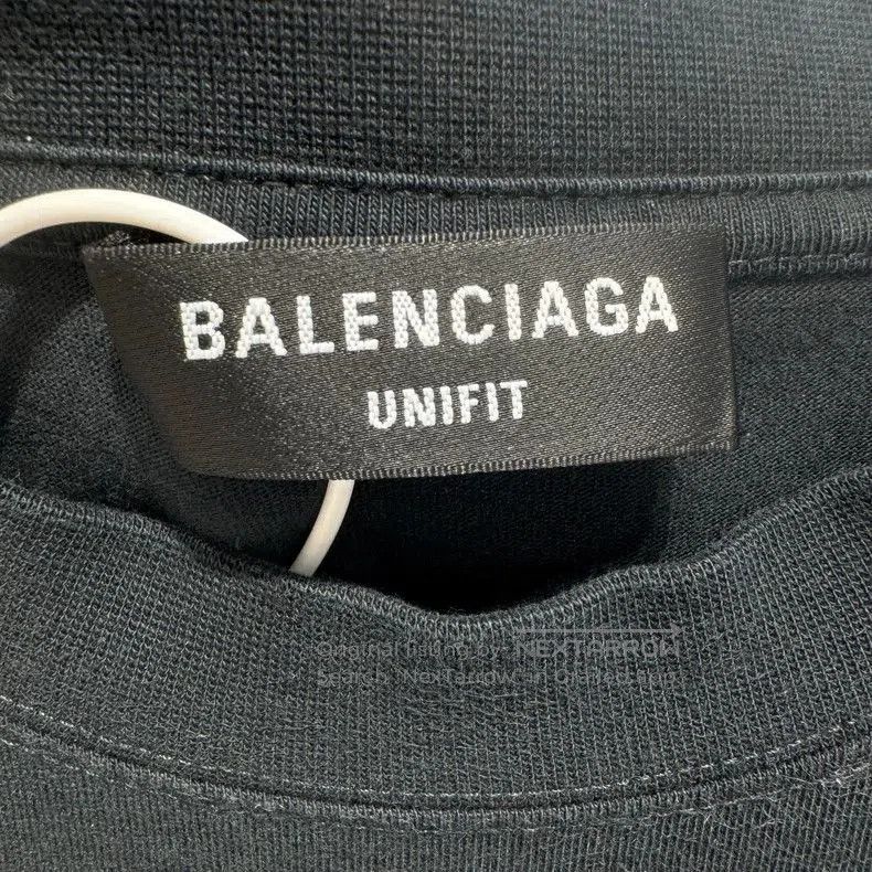 Balenciaga Balenciaga Simpson Distressed Short Sleeve. Size US XXL / EU 58 / 5 - 5 Thumbnail