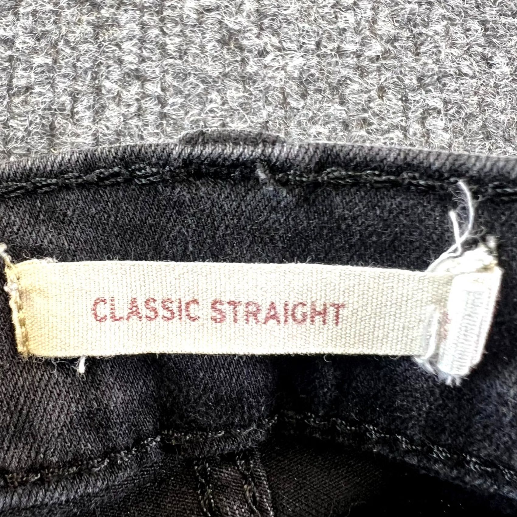 Levi's Levi's Jeans Women 8M Black Denim Stretch Dark Wash Classic Straight Fit Zip Fly Jeans Womens 8M Black Denim Stretch Dark Wash Straight Fit Size 30" / US 8 / IT 44 - 6 Thumbnail