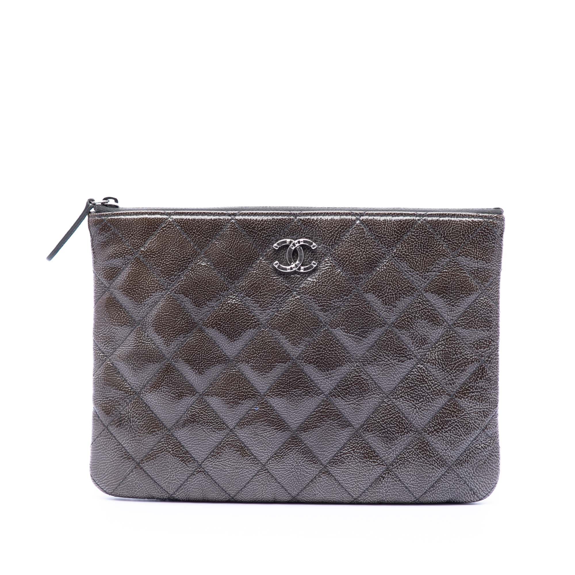 Chanel Small Quilted Crinkled Patent O Case Clutch Size ONE SIZE - 1 Thumbnail