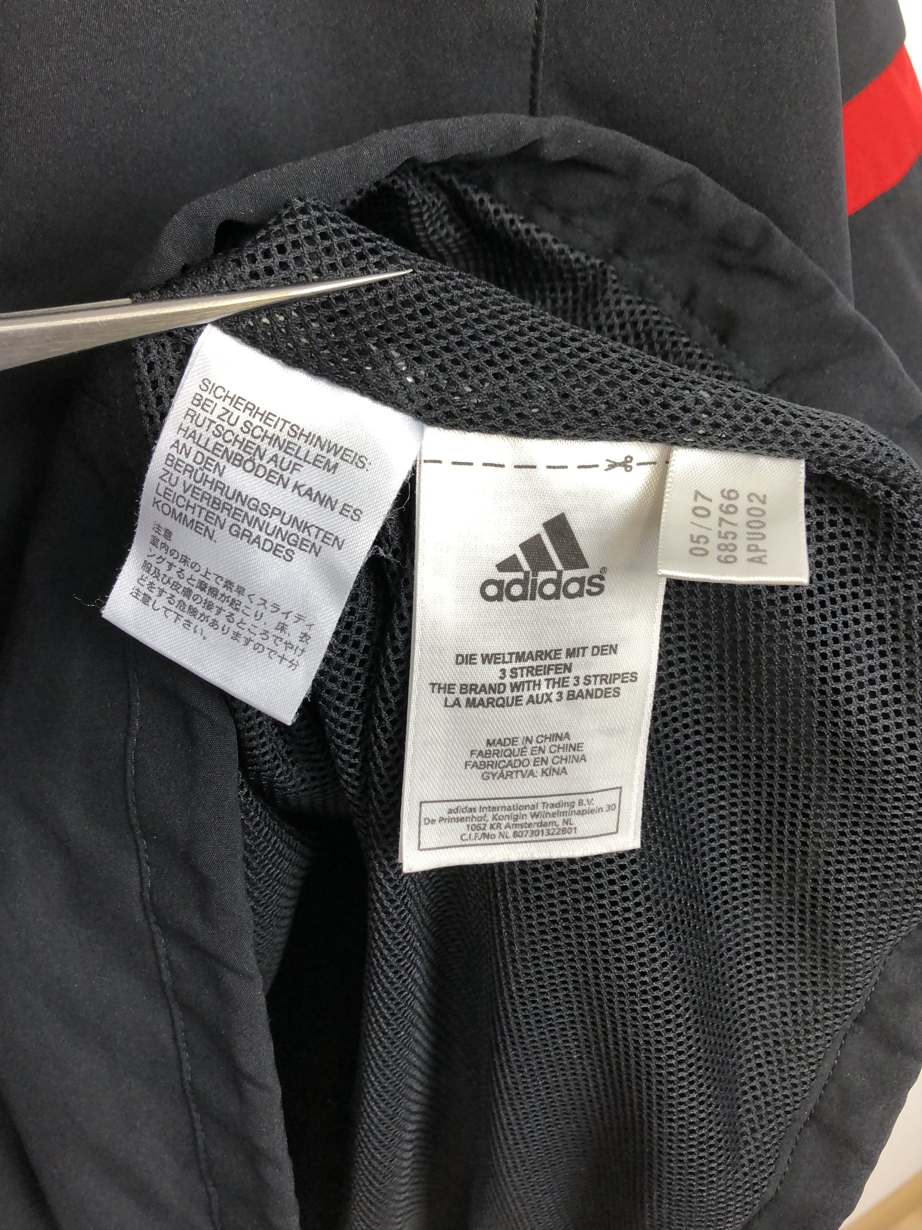 Adidas Vintage Adidas Liverpool Football Jacket Soccer Track Train Size US XL / EU 56 / 4 - 7 Thumbnail