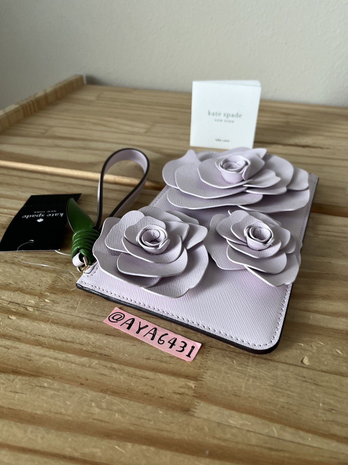 Kate Spade Kate Spade Flora Flower Medium L-Zip Wristlet Size ONE SIZE - 4 Thumbnail