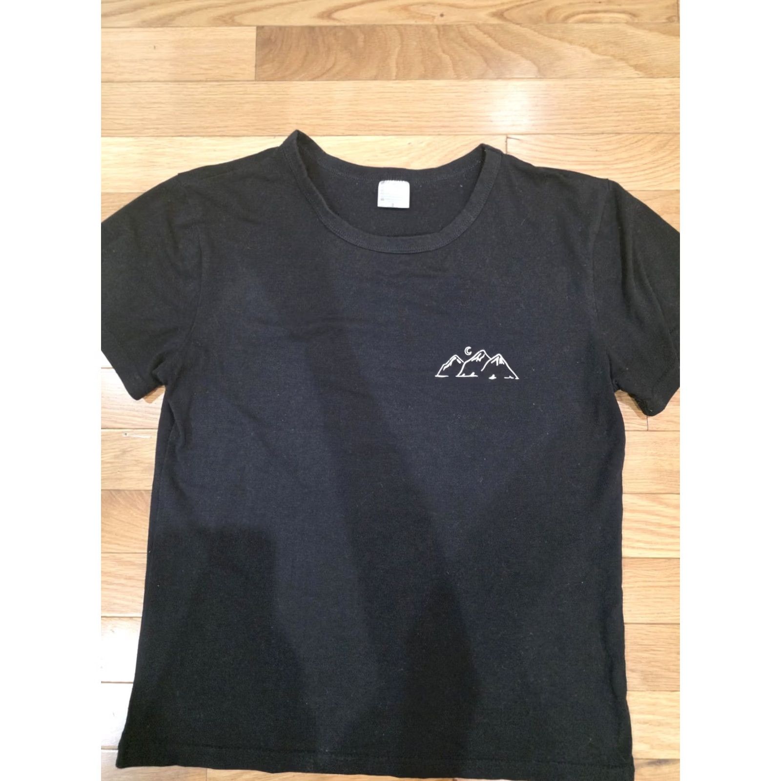 Vintage VINTAGE Everest Mountain Design tee Small Black Women S T-Shirt Designer Unbranded Good Size S / US 4 / IT 40 - 2 Thumbnail