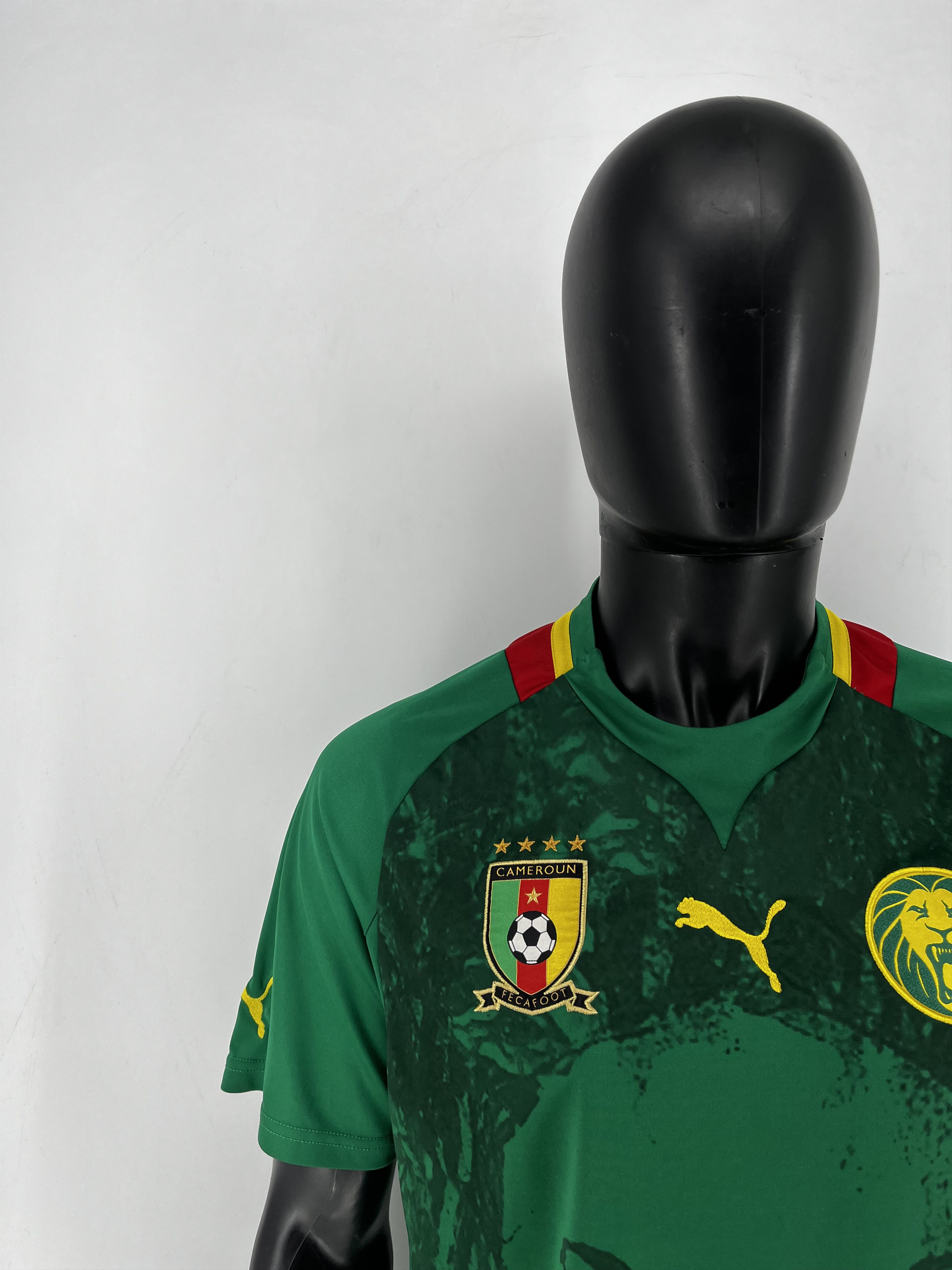 Puma CAMEROON 2012 2013 NATIONAL TEAM HOME FOOTBALL SHIRT SOCCER Size US L / EU 52-54 / 3 - 7 Thumbnail