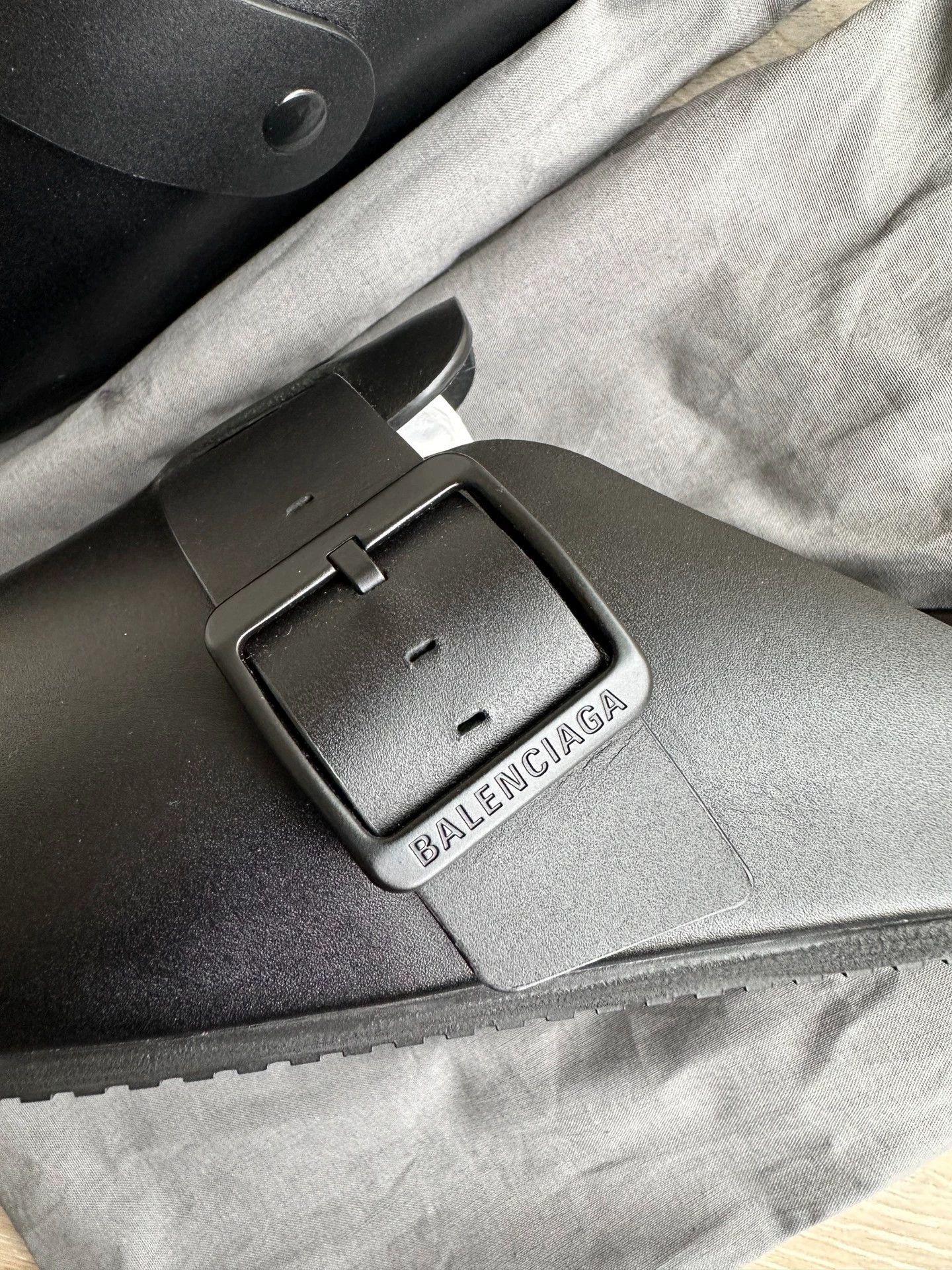 Balenciaga Balenciaga Five-toe Shiny Calfskin Slipper 43 Size US 10 / EU 43 - 3 Thumbnail