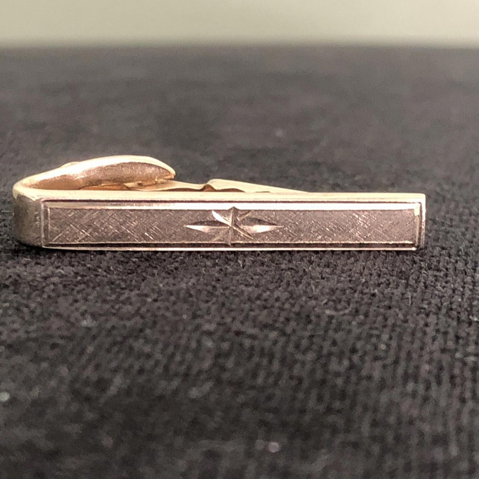 The Unbranded Brand 1-3/8" Diamond Cut Starburst Gold Tone Vintage Tie Clip Size ONE SIZE - 1 Thumbnail
