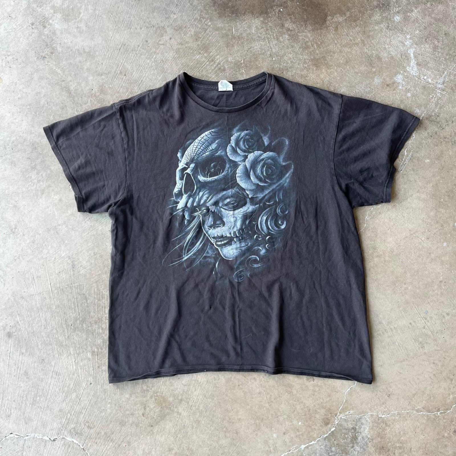 Vintage VINTAGE Y2K FADED SKULL TEE SHIRT 00S GRAPHIC LARGE BLACK Size US L / EU 52-54 / 3 - 1 Thumbnail