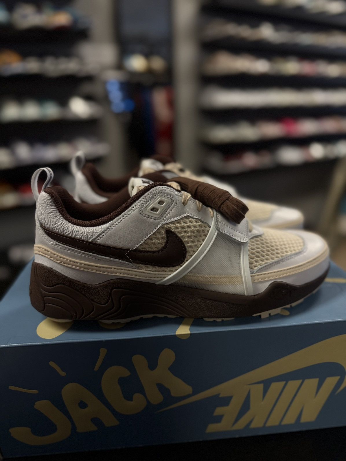 Nike × Travis Scott Travis Scott Nike Zoom Field Jaxx Size 10.5 (NEW) Size US 10.5 / EU 43-44 - 1 Thumbnail