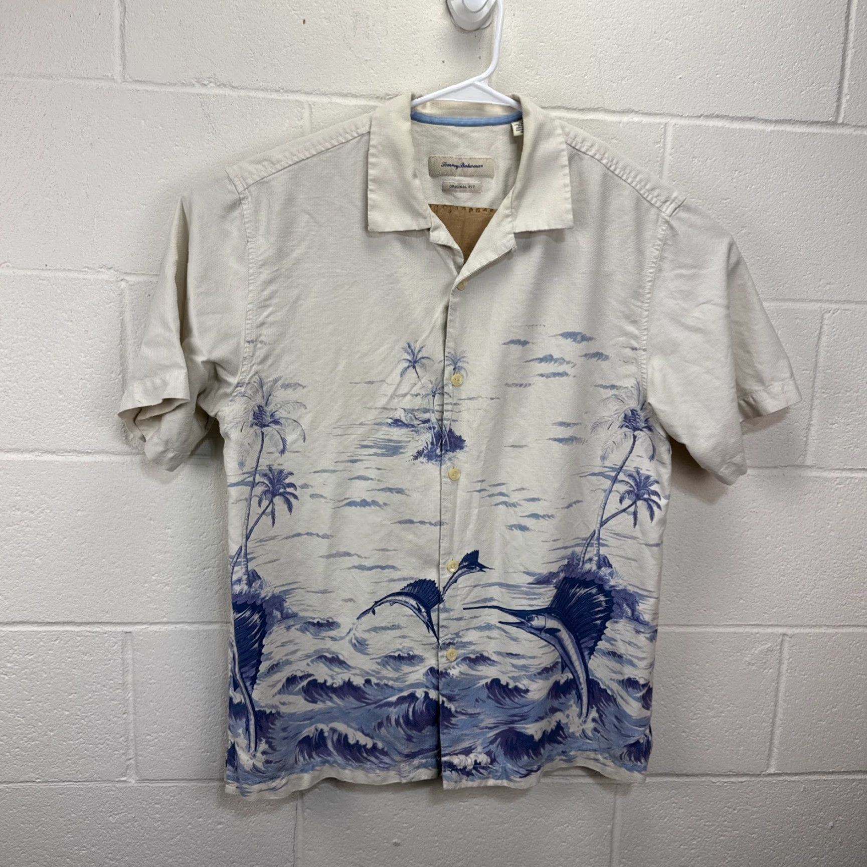 Tommy Bahama Tommy Bahama Shirt Mens Large Beige Blue Silk Camp Hawaiian Marlin Fish Waves Size US L / EU 52-54 / 3 - 2 Thumbnail