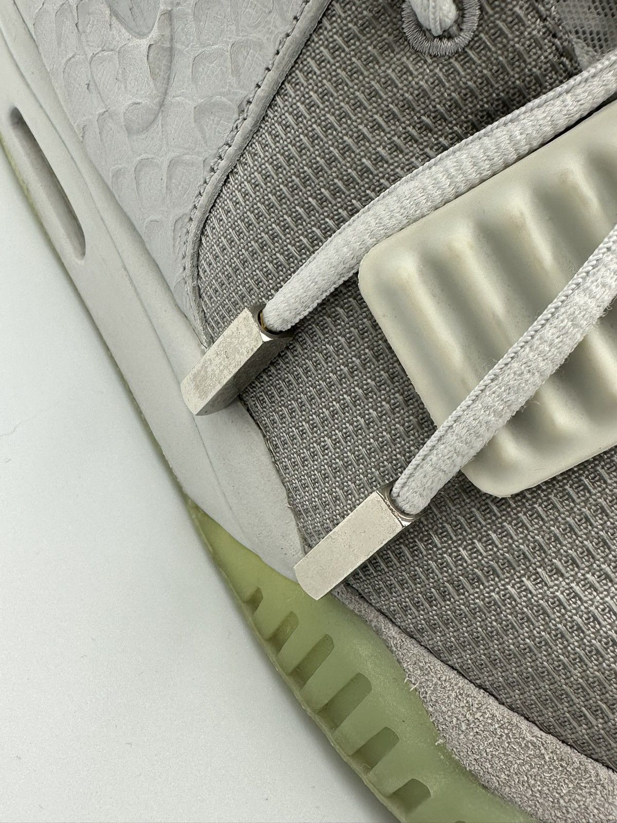 Kanye West × Nike Nike Yeezy 2 Platinum Size US 12 / EU 45 - 8 Thumbnail