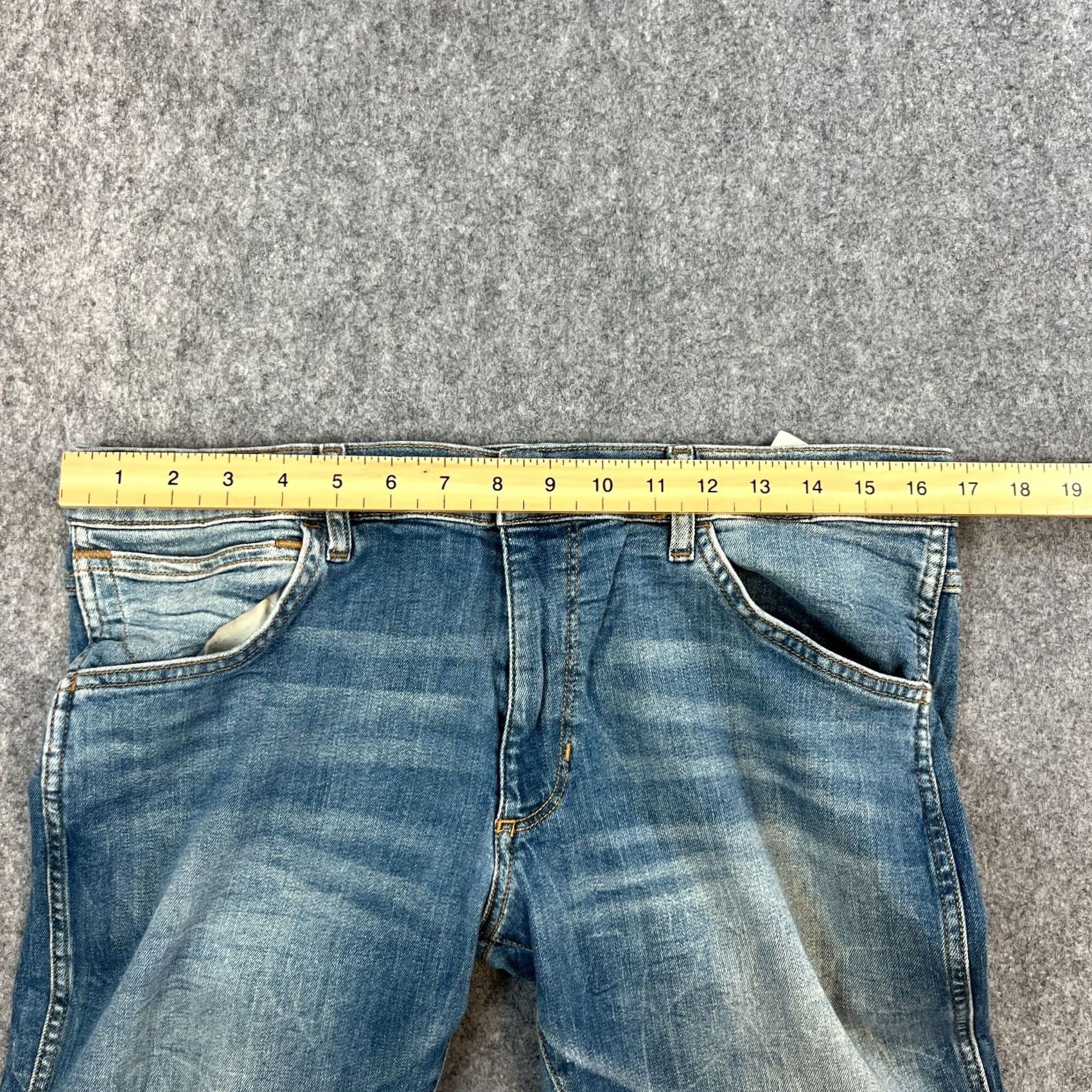 Vintage Wrnagler Jeans Slim Skinny 34 32 Mid Wash Blue Wrangler Bryson Jeans Men Slim Denim Cotton Elastane 5-Pocket Basic Logo Button Vintage No Pattern Mens Size US 34 / EU 50 - 6 Thumbnail