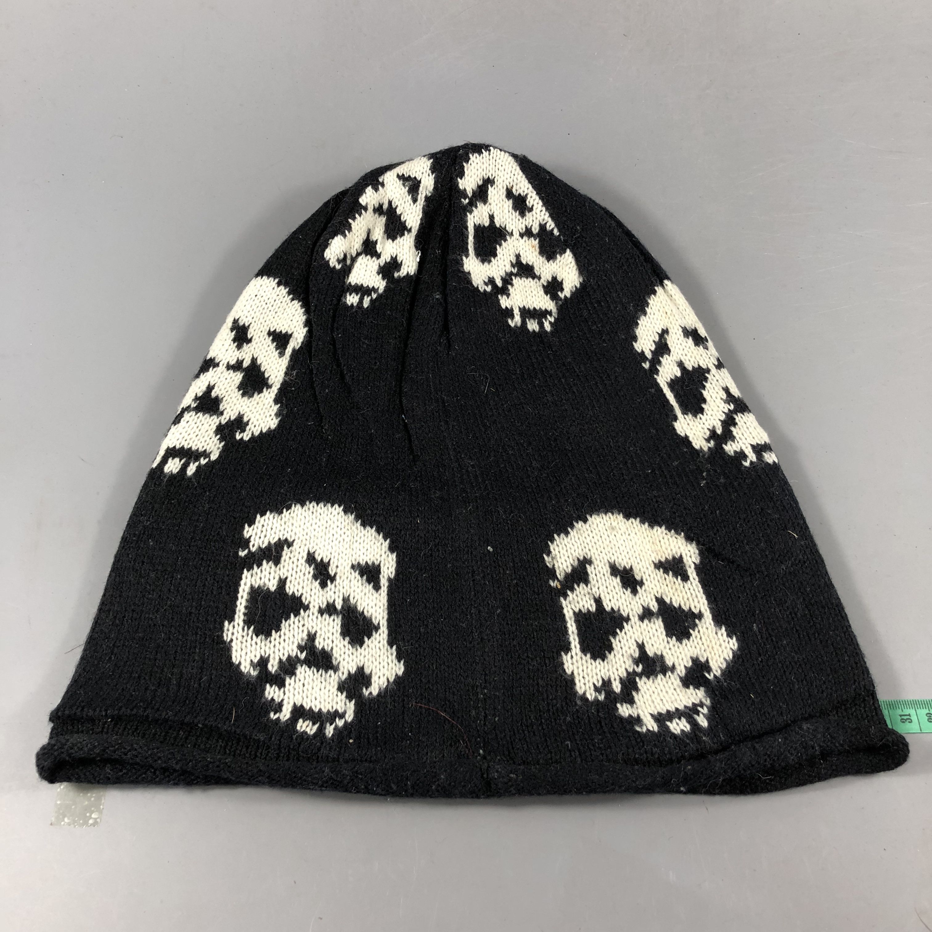 Seditionaries Unknown Skulls Beanie Snowcap Snow Hat B955 Size ONE SIZE - 4 Thumbnail