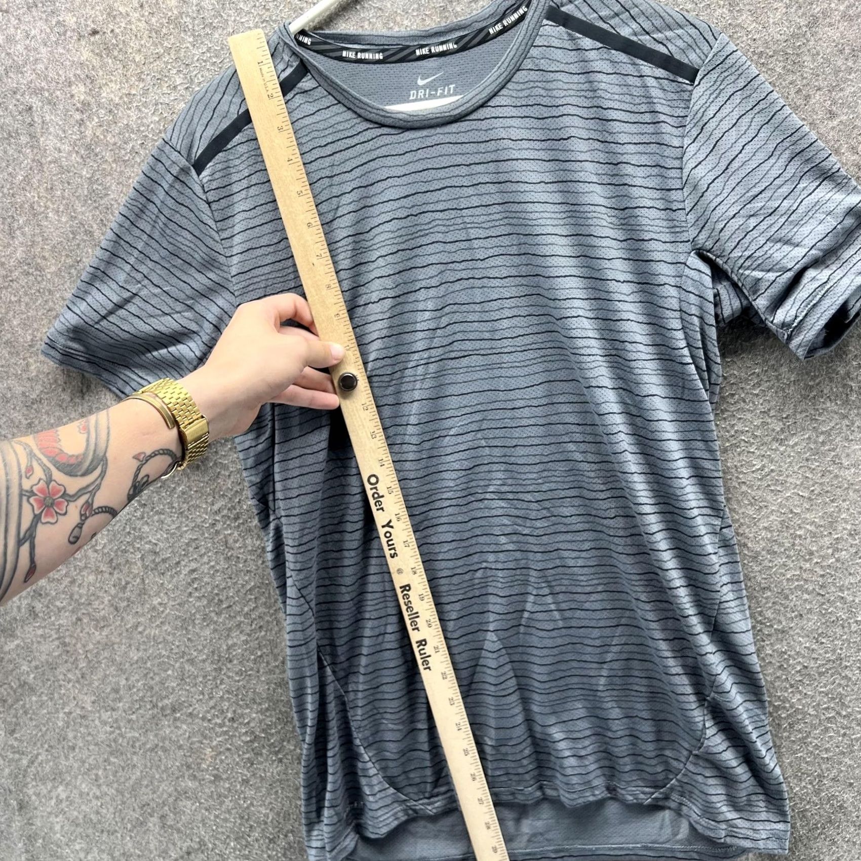 Nike Nike Dri-FIT Running Shirt Mens Medium Gray Stripe Athletic Training Top Size US M / EU 48-50 / 2 - 5 Thumbnail
