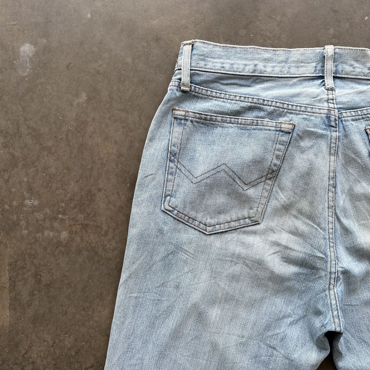 Japanese Brand Vintage Edwin Lightwash Distressed Faded Denim Jean Pant W31 Size US 31 - 14 Thumbnail