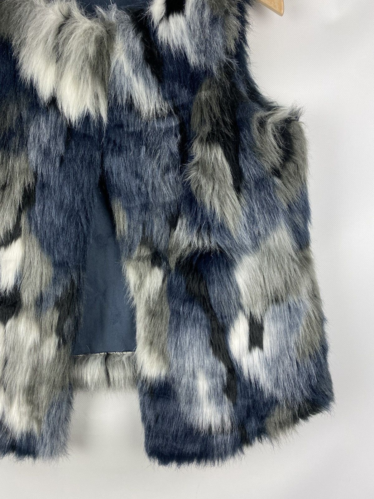 Armani Armani Jeans Ladies Faux Fur Sleeveless Vest Waistcoat Size M / US 6-8 / IT 42-44 - 6 Thumbnail