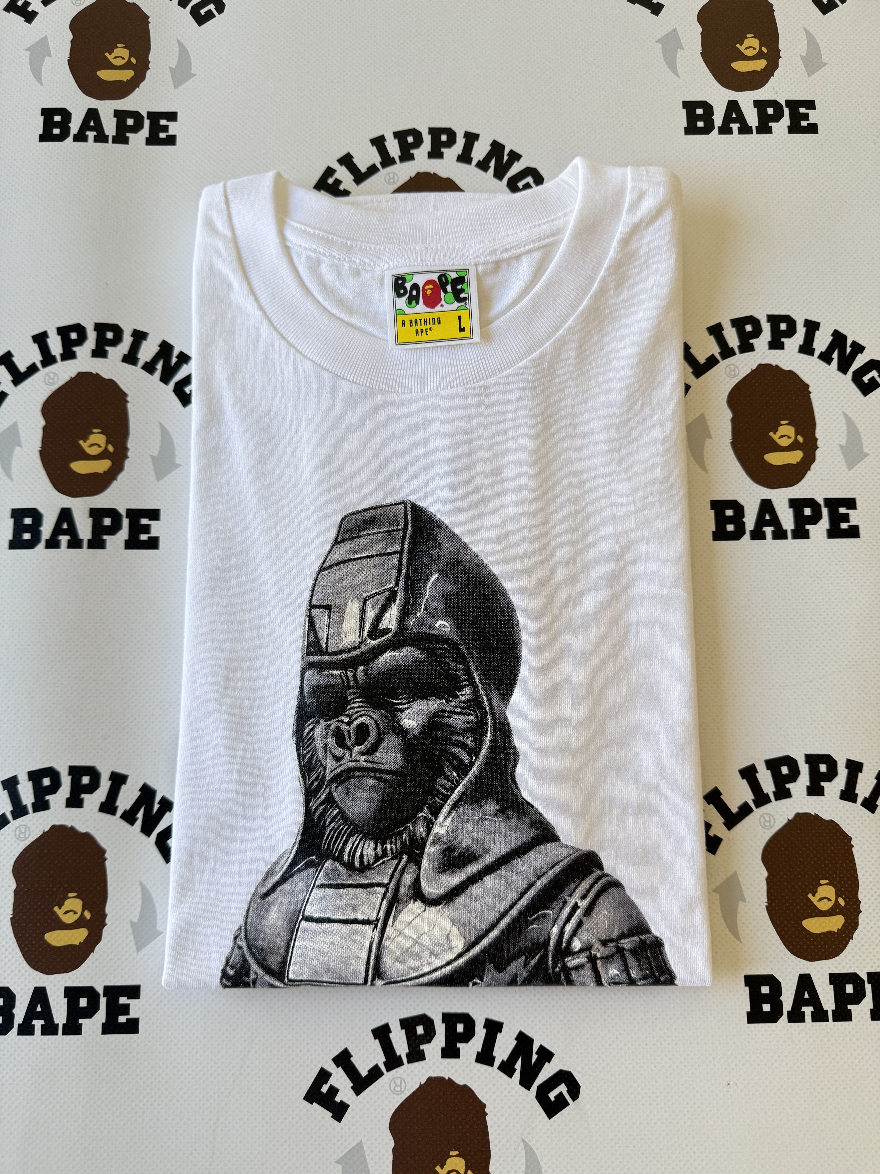 Bape × Neighborhood BAPE GALLERY X NEIGHBORHOOD TEE Size US L / EU 52-54 / 3 - 8 Thumbnail