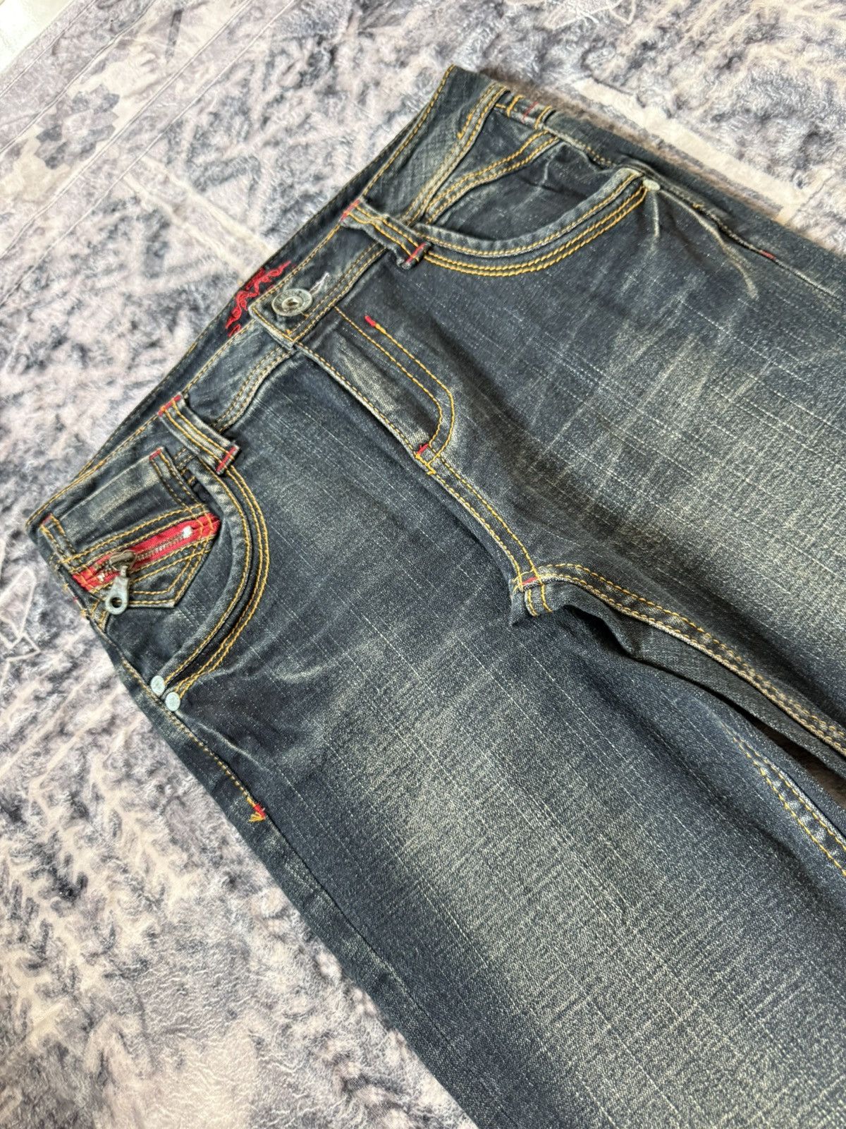If Six Was Nine B.C.B.G Japan Gun Pocket Muddy Wash Flared Jeans Size US 29 - 5 Thumbnail